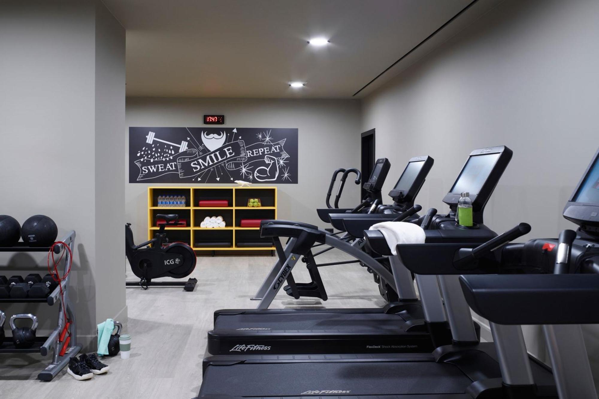 Moxy Athens City Eksteriør billede