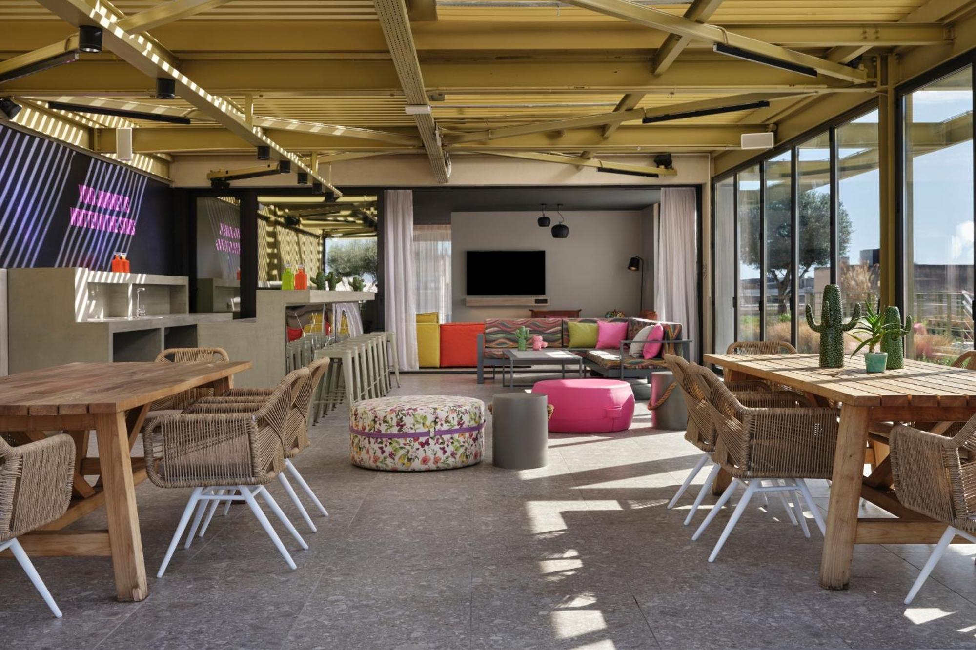 Moxy Athens City Eksteriør billede